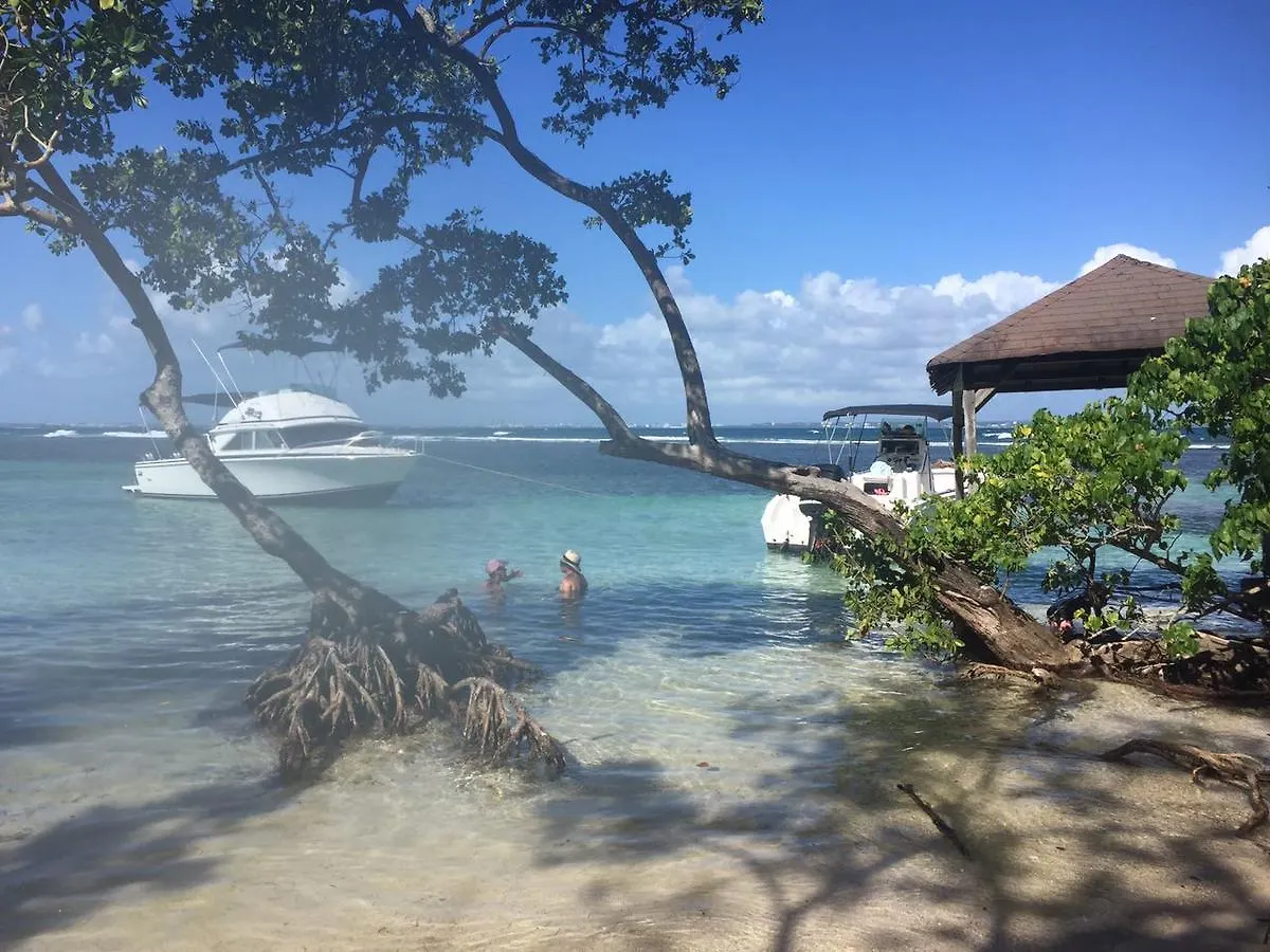 La Casa Zazou Villa Baie-Mahault 0*,  Guadeloupe